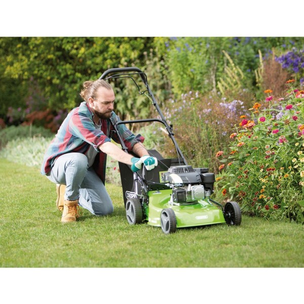 Draper Steel Deck Self-Propelled Petrol Lawn Mower, 410mm, 132cc/3.3HP (08671) Draper Steel Deck Self-Propelled Petrol Lawn Mower, 410mm, 132cc/3.3HP (08671)