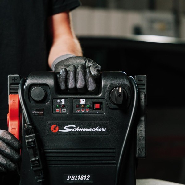 Schumacher® PBI1812 12V Booster / Jump Starter 700CA (13687) Schumacher® PBI1812 12V Booster / Jump Starter 700CA (13687)