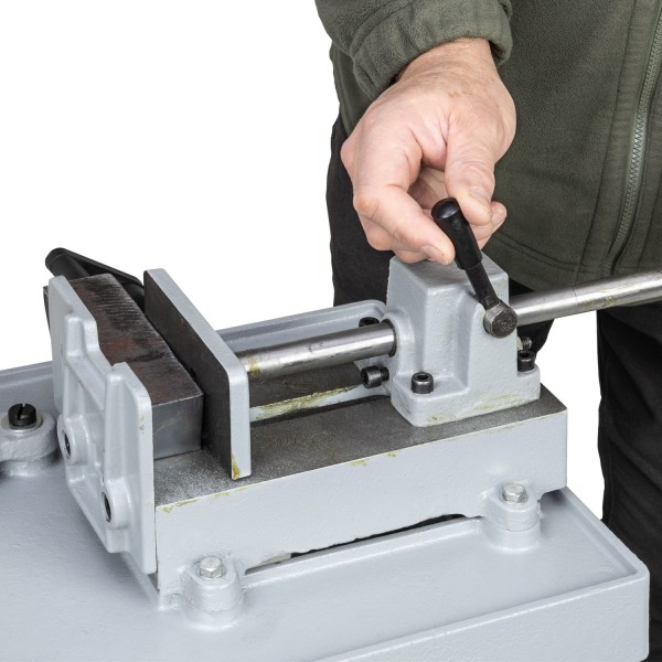 SIP 6" Swivel Head Metal Bandsaw SIP 6" Swivel Head Metal Bandsaw