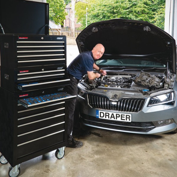 Draper Intermediate Tool Chest, 3 Drawer, 26", Black (35740) Draper Intermediate Tool Chest, 3 Drawer, 26", Black (35740)