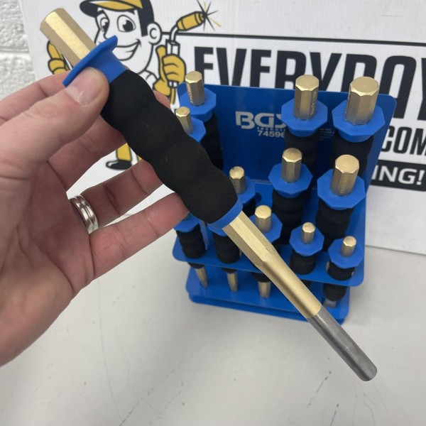 BGS Technic Pin Punch / Centre Punch / Flat Chisel Set | with Hand Protection | 13 pcs. BGS Technic Pin Punch / Centre Punch / Flat Chisel Set | with Hand Protection | 13 pcs.