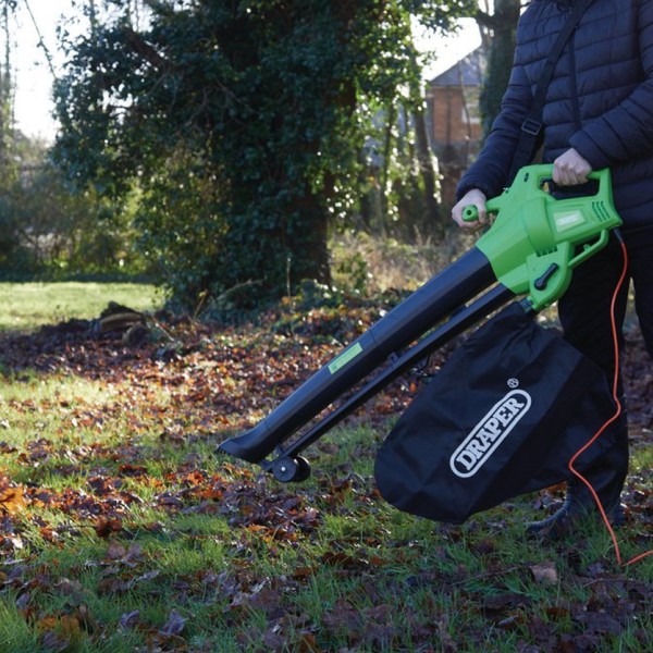 Draper 230V Garden Vacuum, Blower and Mulcher - 300W Draper 230V Garden Vacuum, Blower and Mulcher - 300W