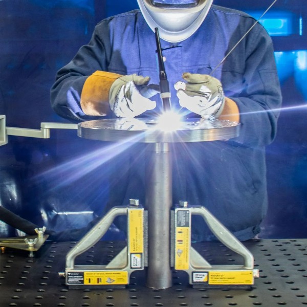 StrongHand® Adjust-O™ 90° Dual Switch Magnet Square StrongHand® Adjust-O™ 90° Dual Switch Magnet Square