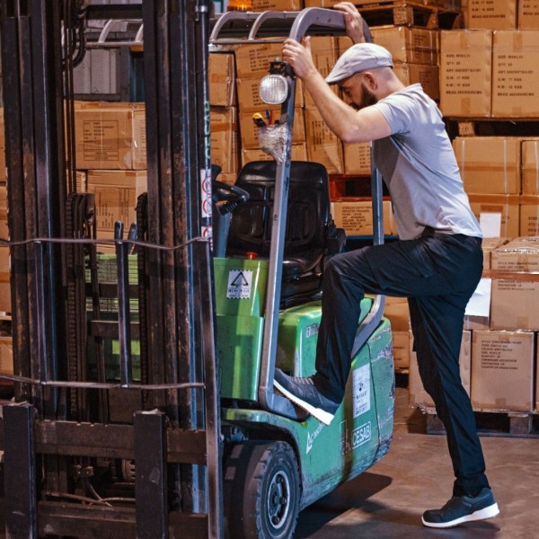 Apache BARKERVILLE 'Slim Fit' Trade Cargo Trouser Black Apache BARKERVILLE 'Slim Fit' Trade Cargo Trouser Black