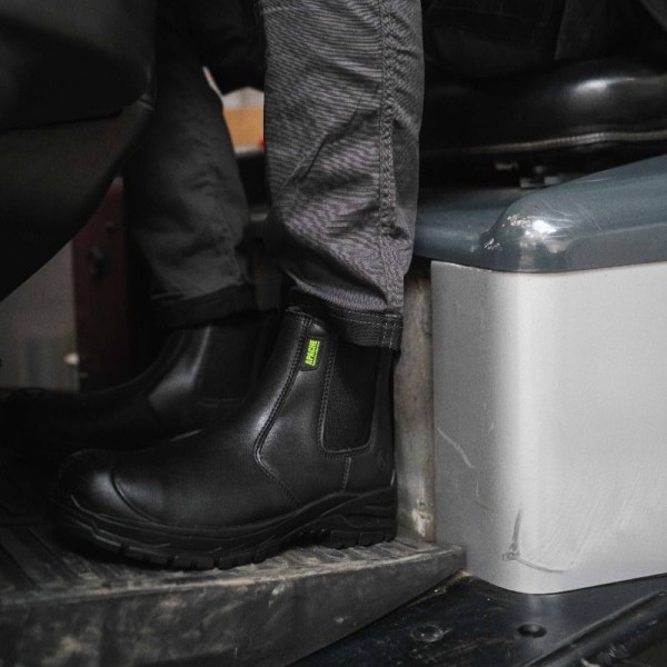 Apache BROOKS Recycled Leather Black Dealer Safety Boot Apache BROOKS Recycled Leather Black Dealer Safety Boot