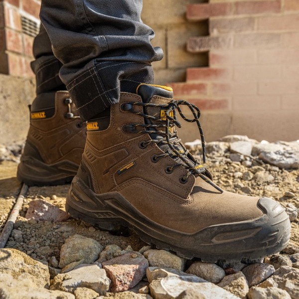 DeWALT STEELFORGE PALM BROWN Non-Metallic Waterproof Safety Boot DeWALT STEELFORGE PALM BROWN Non-Metallic Waterproof Safety Boot