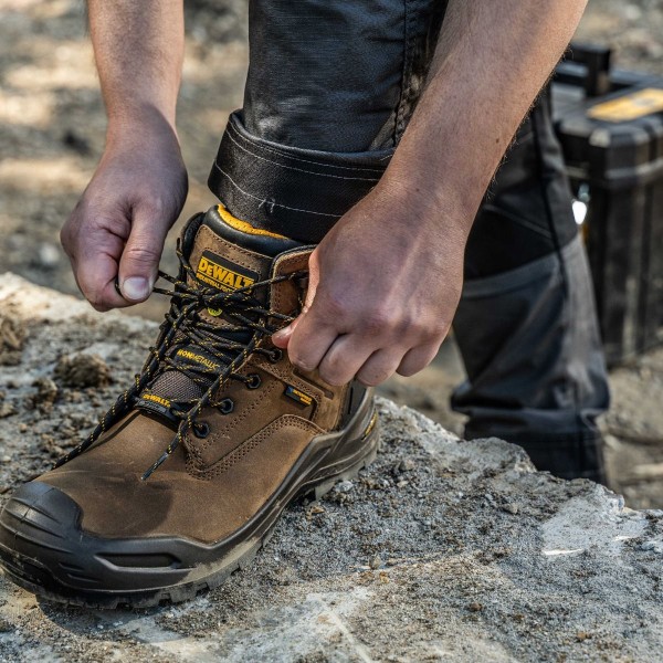 DeWALT STEELFORGE PALM BROWN Non-Metallic Waterproof Safety Boot DeWALT STEELFORGE PALM BROWN Non-Metallic Waterproof Safety Boot