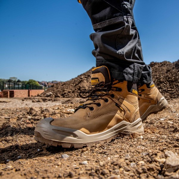 DeWALT STEELFORGE WHEAT Non-Metallic Waterproof Safety Boot DeWALT STEELFORGE WHEAT Non-Metallic Waterproof Safety Boot