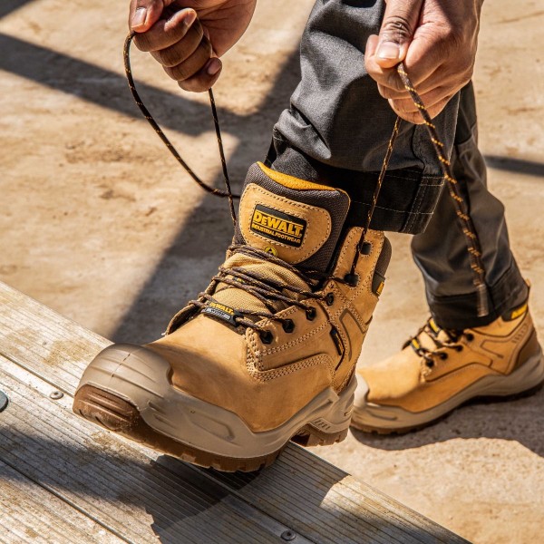 DeWALT STEELFORGE WHEAT Non-Metallic Waterproof Safety Boot DeWALT STEELFORGE WHEAT Non-Metallic Waterproof Safety Boot
