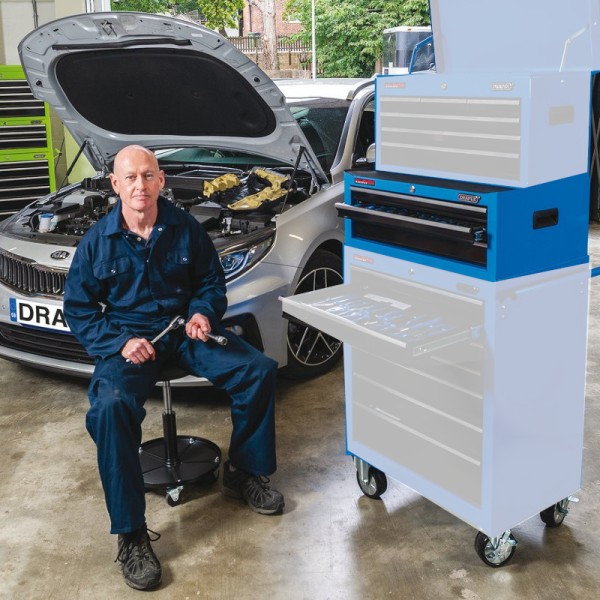 Draper Intermediate Tool Chest, 3 Drawer, 26" (Random Colour) (37098) Draper Intermediate Tool Chest, 3 Drawer, 26" (Random Colour) (37098)