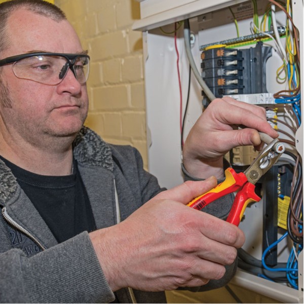 Draper Knipex VDE 160mm Electricians Dismantling Pliers Draper Knipex VDE 160mm Electricians Dismantling Pliers