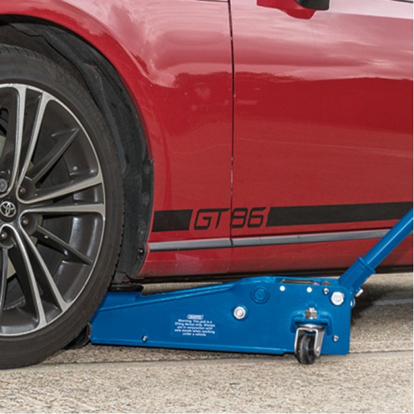 Draper Heavy Duty Trolley Jack with Twin Pistons (3 Tonne) Draper Heavy Duty Trolley Jack with Twin Pistons (3 Tonne)