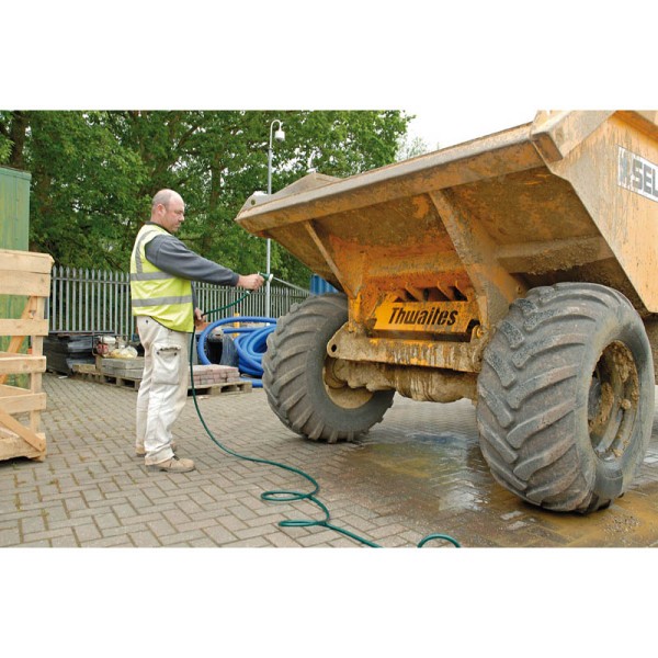 Draper 12mm Bore x 30m Garden Hose and Spray Gun Kit Draper 12mm Bore x 30m Garden Hose and Spray Gun Kit