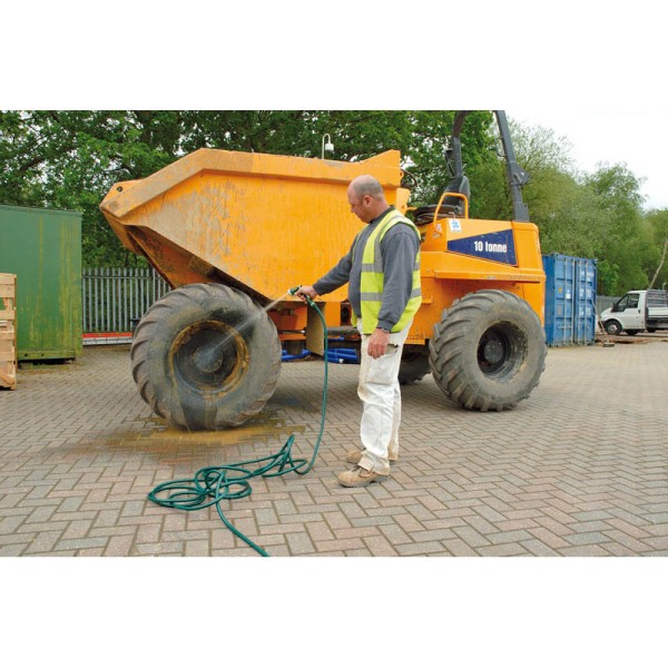 Draper 12mm Bore x 30m Garden Hose and Spray Gun Kit Draper 12mm Bore x 30m Garden Hose and Spray Gun Kit