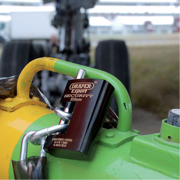 Draper EXPERT 82mm Heavy Duty Close Shackle Padlock and 2 Keys Draper EXPERT 82mm Heavy Duty Close Shackle Padlock and 2 Keys