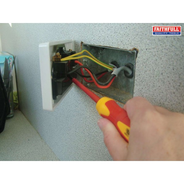 Faithfull VDE Soft Grip Screwdriver Pozi Tip PZ1 x 80mm Faithfull VDE Soft Grip Screwdriver Pozi Tip PZ1 x 80mm