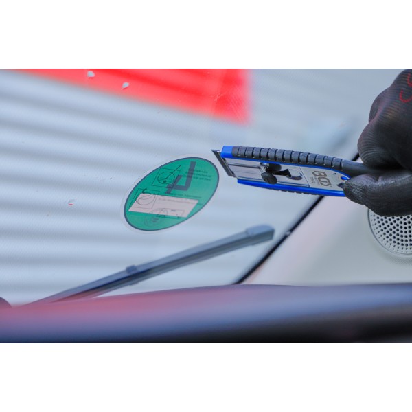 BGS Technic Badge Scraper | 40 mm | with 6 Plastic Scraper Blades BGS Technic Badge Scraper | 40 mm | with 6 Plastic Scraper Blades