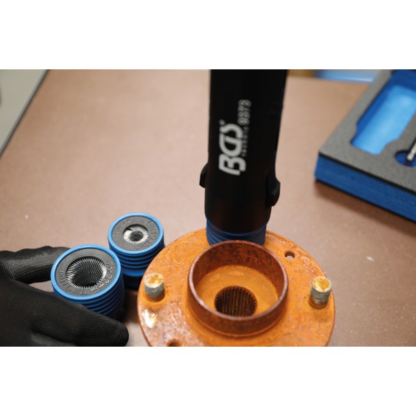 BGS Technic Tool Tray 1/6: Cleaning Brush Set for Studs and Wheel Nut Bolts BGS Technic Tool Tray 1/6: Cleaning Brush Set for Studs and Wheel Nut Bolts