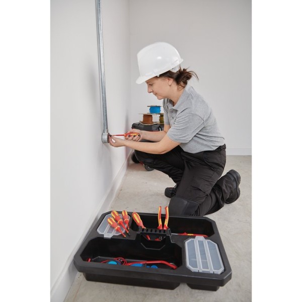 Draper EXPERT XP1000 VDE Slimline Plain Slot Screwdriver 4.0 x 100mm Draper EXPERT XP1000 VDE Slimline Plain Slot Screwdriver 4.0 x 100mm