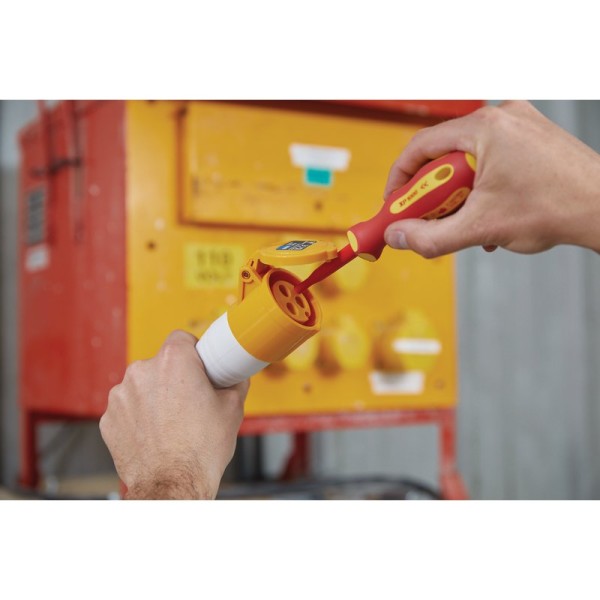 Draper 110V Site Socket 16A Draper 110V Site Socket 16A