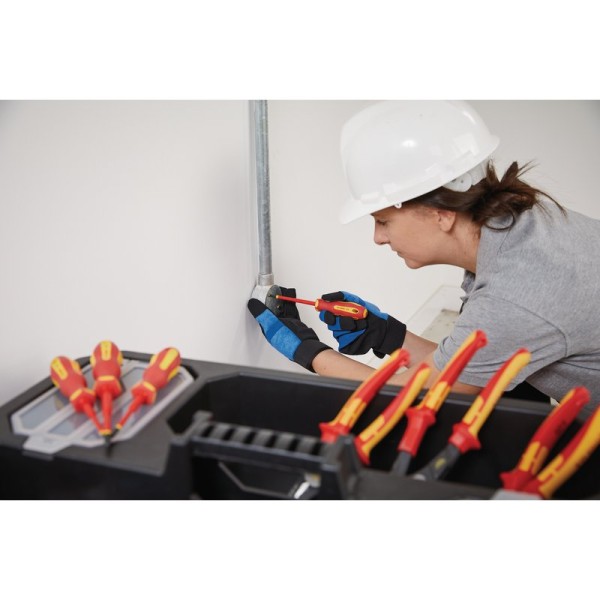 Draper EXPERT XP1000 VDE Plain Slot Screwdriver 4.0 x 100mm Draper EXPERT XP1000 VDE Plain Slot Screwdriver 4.0 x 100mm